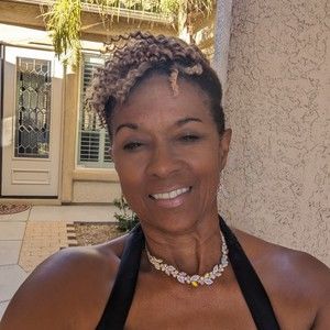 Meet your Posher, Debra